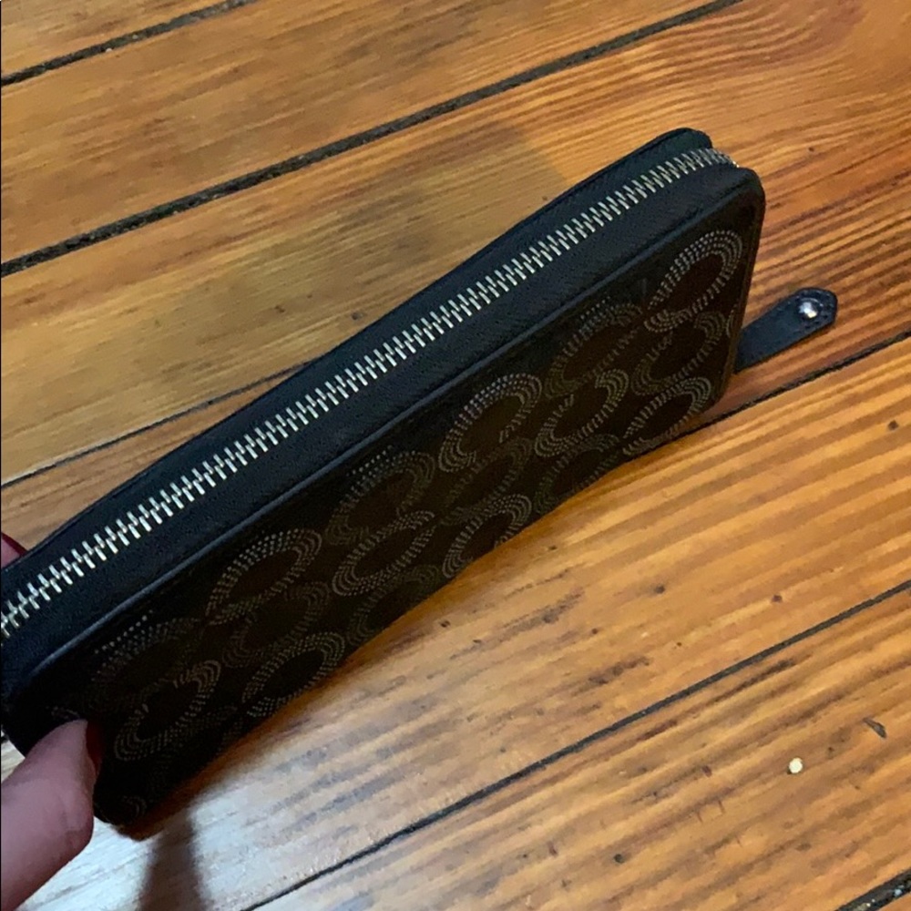 COACH Ashley dotted OP art zip around black wallet - Picture 6 of 8